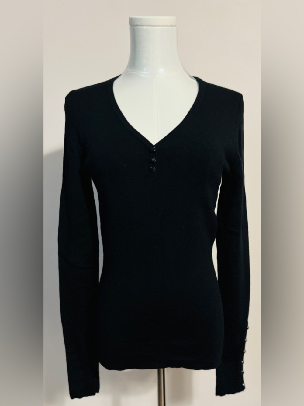 Dana Buchman Black V-Neck Long Sleeve Sweater